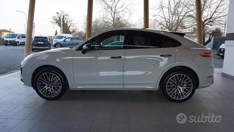 Usata Porsche Cayenne 340 CV (250 kW) 2021 Grigio SUV