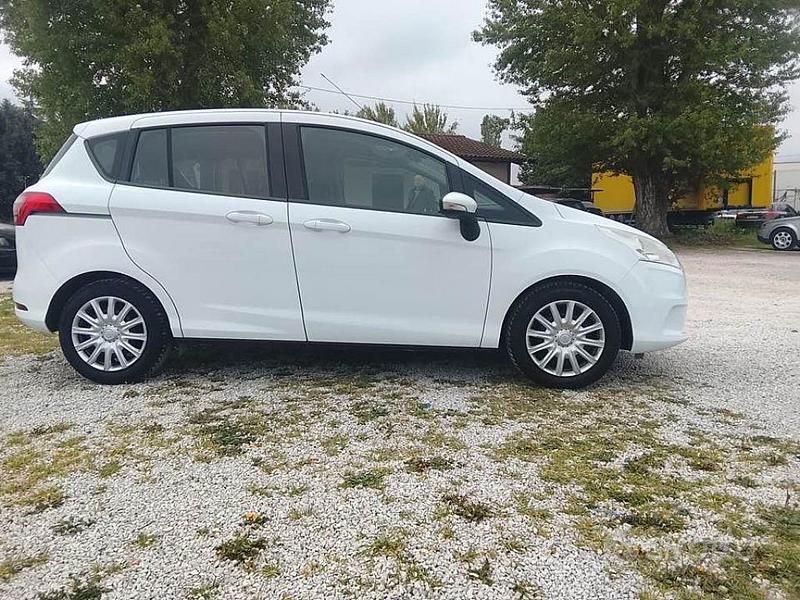 Usata Ford B-MAX Titanium 101 CV (74 kW) 2016 Bianco Monovolume