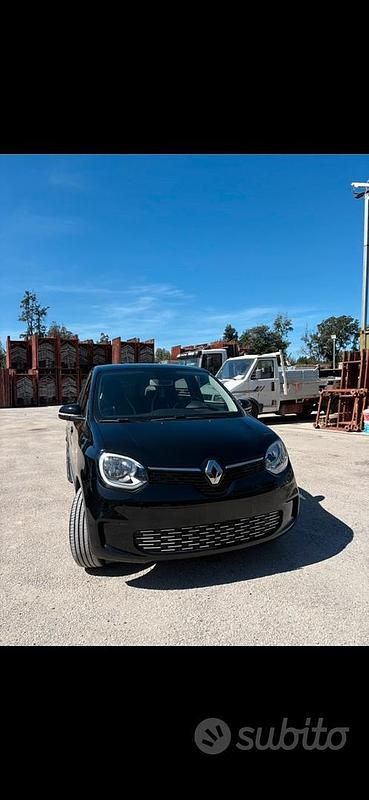 Usata Renault Twingo Urban Night 65 CV (47 kW) 2024 Nero Utilitaria