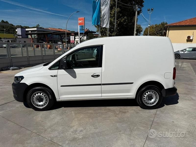 Usata VW Caddy 102 CV (75 kW) 2019 Bianco Monovolume