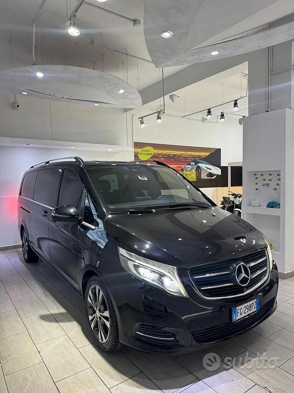 Usata Mercedes V220 Premium 163 CV (119 kW) 2016 Nero Monovolume