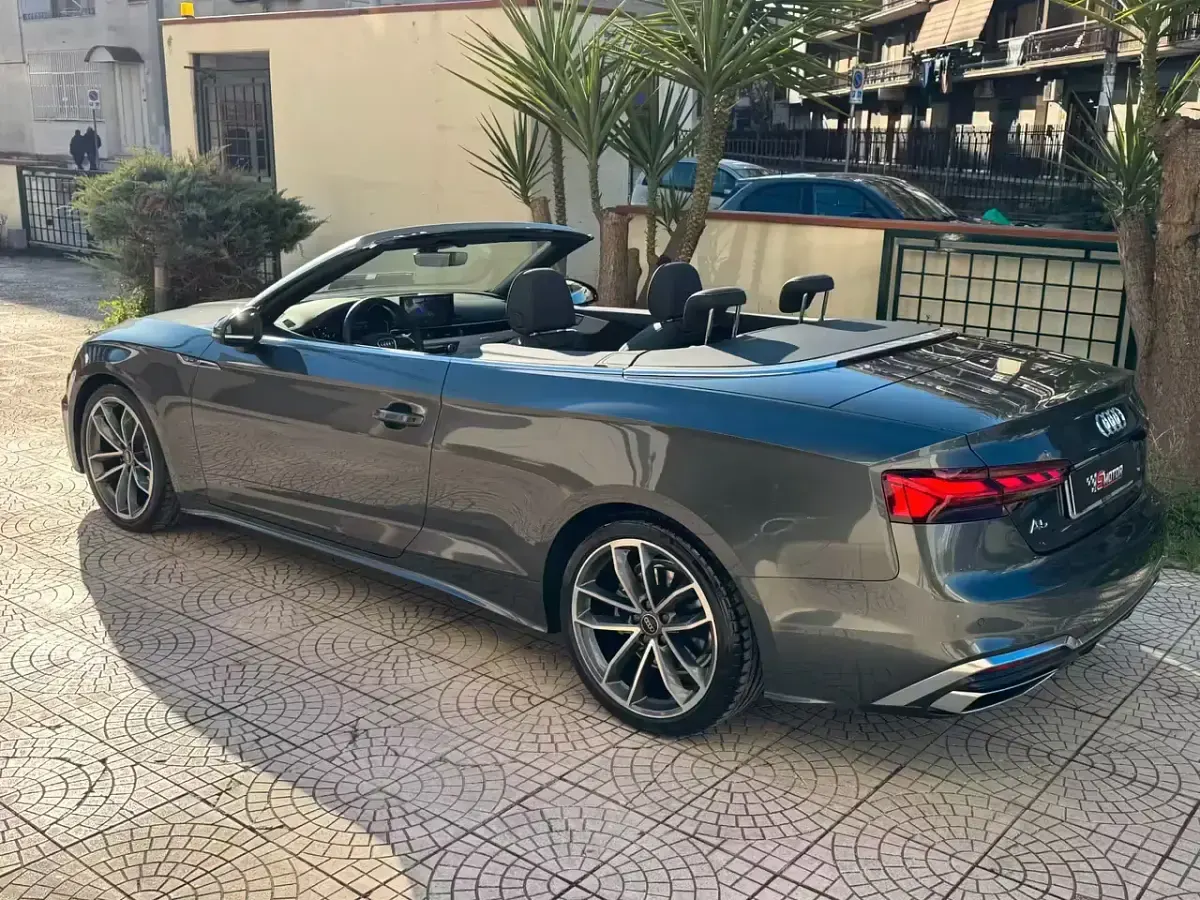 Usata Audi A5 Cabriolet S-Line 203 CV (149 kW) 2023 Grigio Cabrio