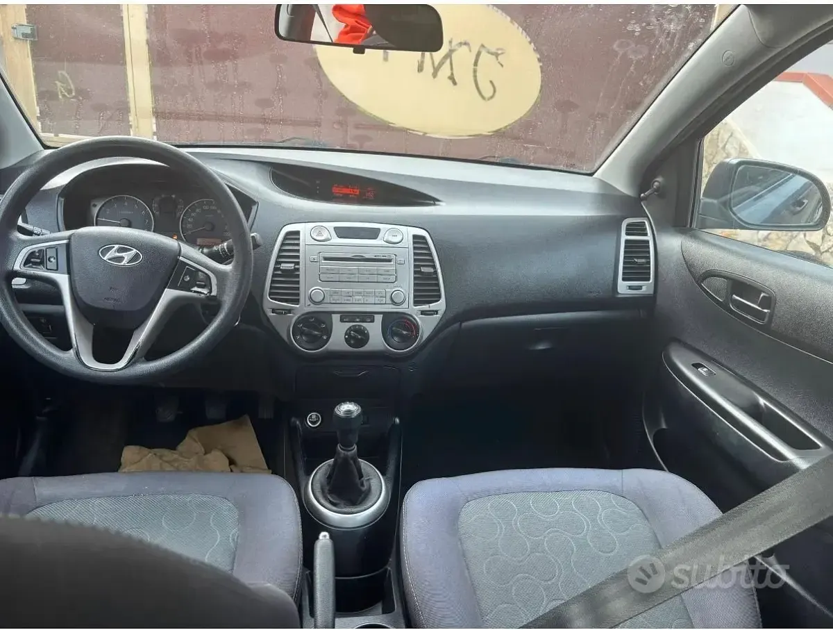Usata Hyundai i20 78 CV (57 kW) 2009 Grigio Utilitaria
