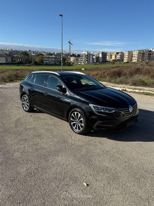 Usata Renault Mégane GrandTour Techno 116 CV (85 kW) 2023 Blu Station wagon