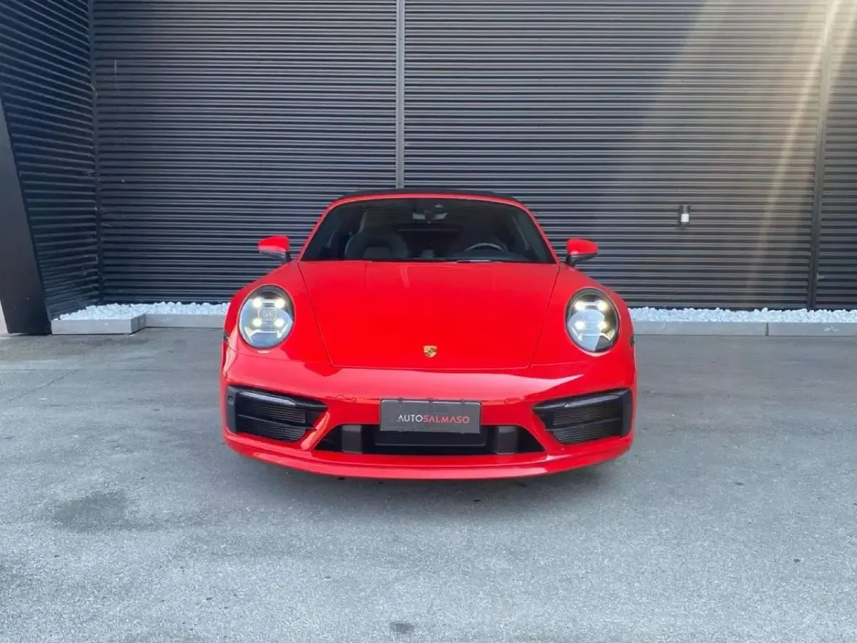 Usata Porsche 911 Targa 4S 450 CV (330 kW) 2021 Rosso pastello Cabrio