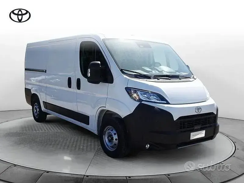 Usata Toyota Proace Business Edition 140 CV (102 kW) 2025 Bianco Monovolume
