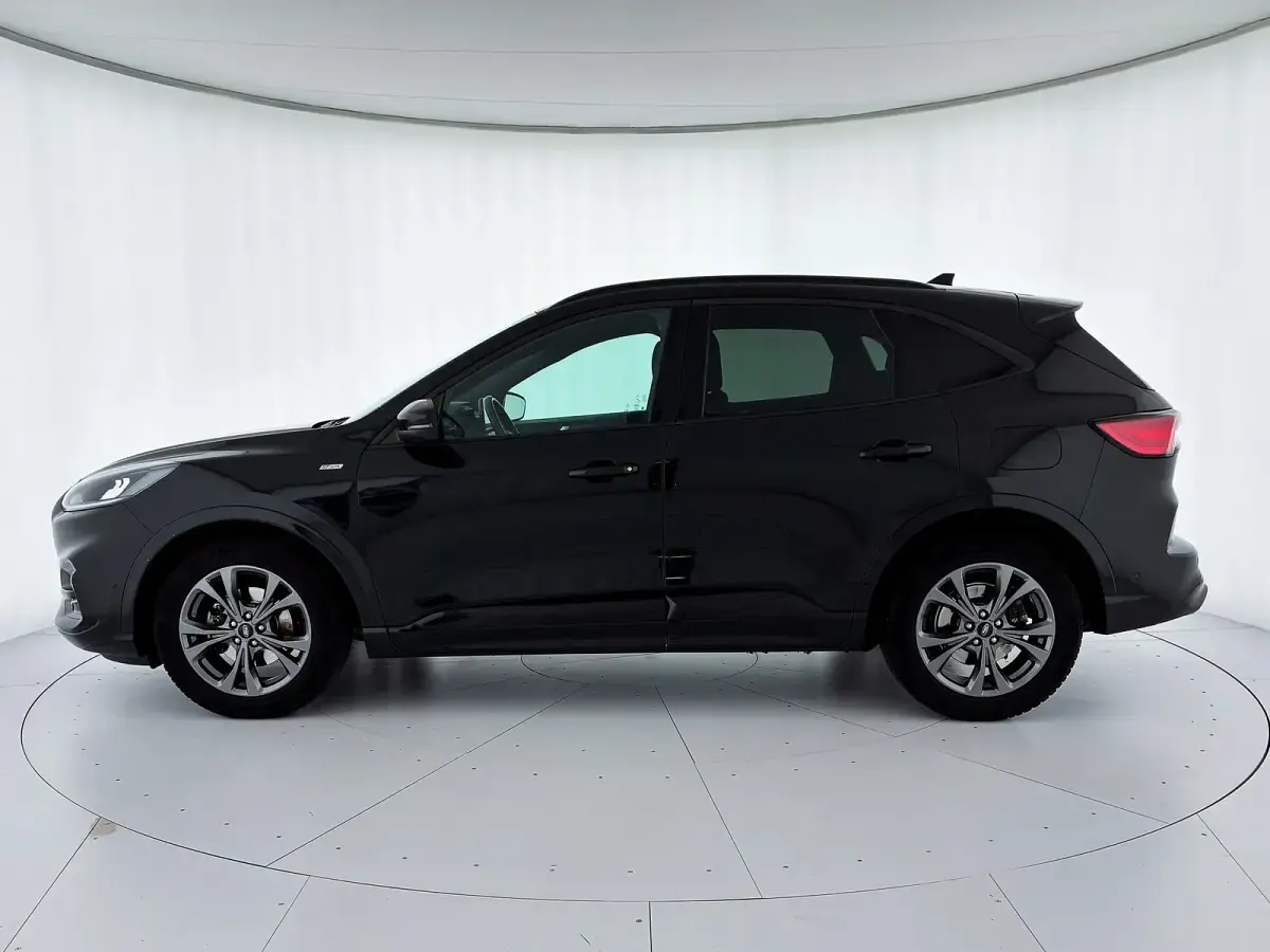 Usata Ford Kuga ST-Line 150 CV (110 kW) 2021 Nero SUV