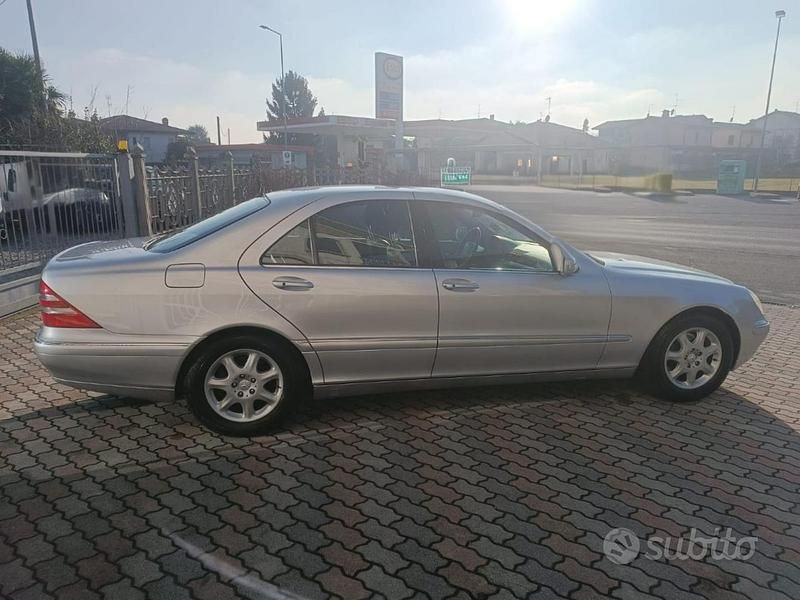 Usata Mercedes S320 224 CV (164 kW) 1999 Grigio Berlina