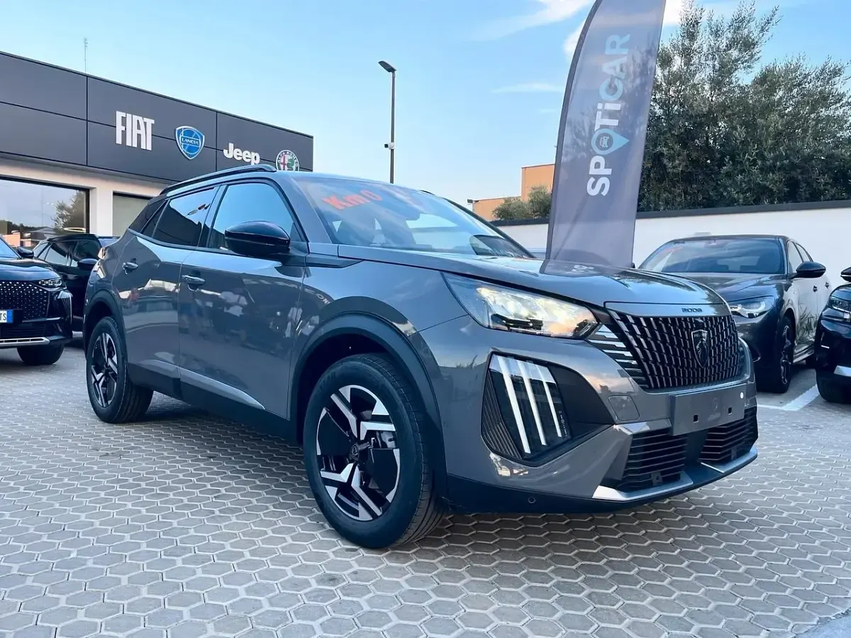 Nuova Peugeot 2008 Allure 101 CV (74 kW) 2026 Grigio SUV