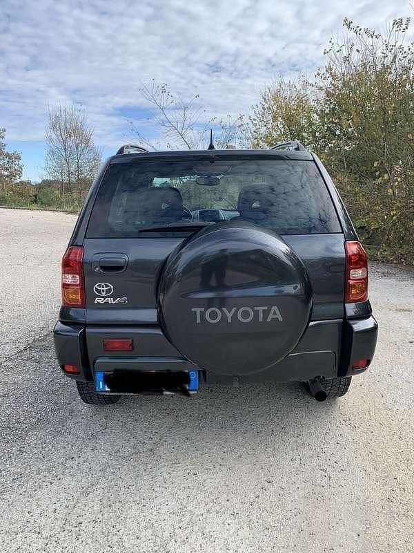 Usata Toyota RAV4 Sol 116 CV (85 kW) 2005 SUV