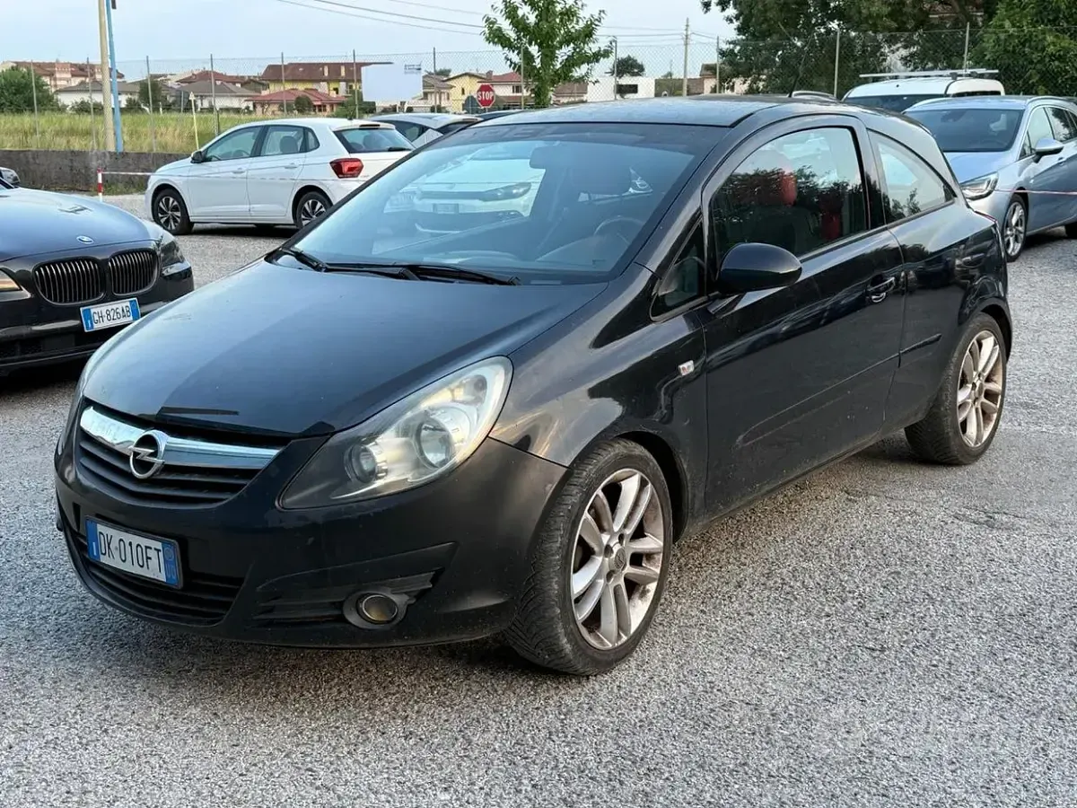 Usata Opel Corsa Club 80 CV (58 kW) 2007 Nero Utilitaria
