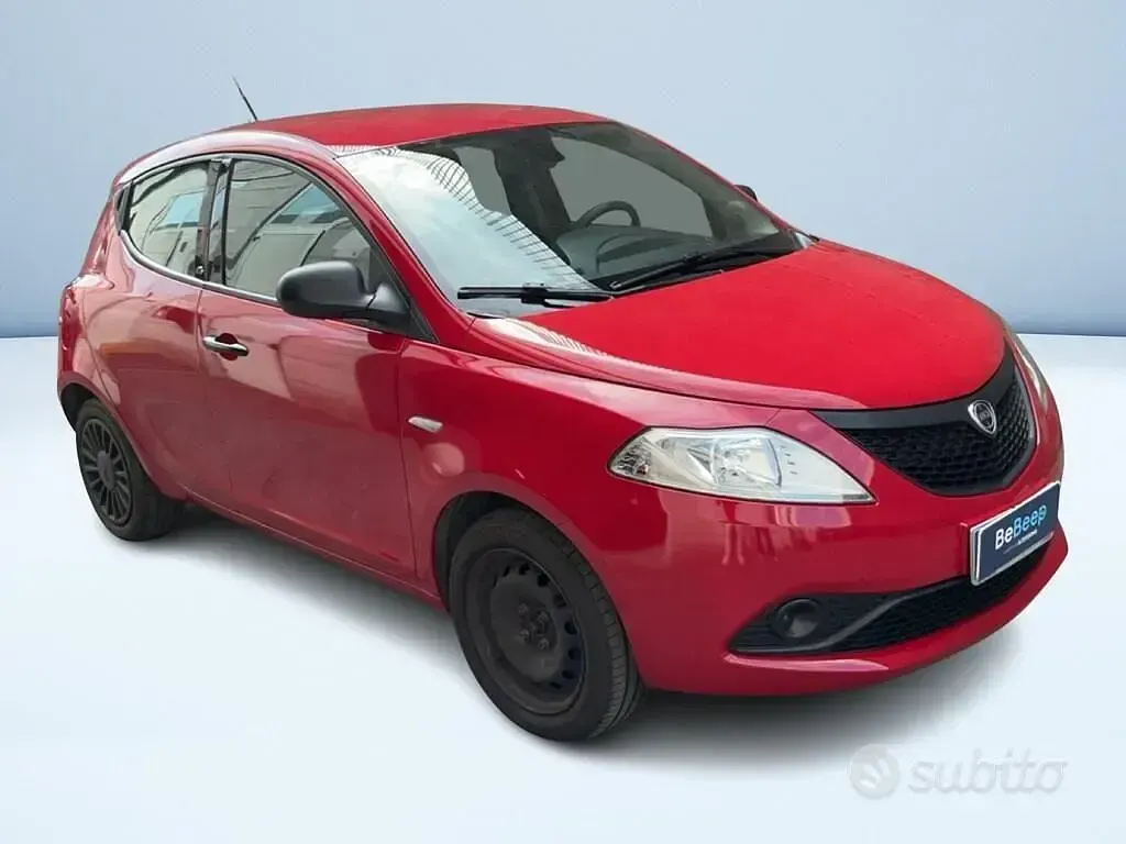 Usata Lancia Ypsilon S 69 CV (50 kW) 2018 Rosso metallizzato Utilitaria