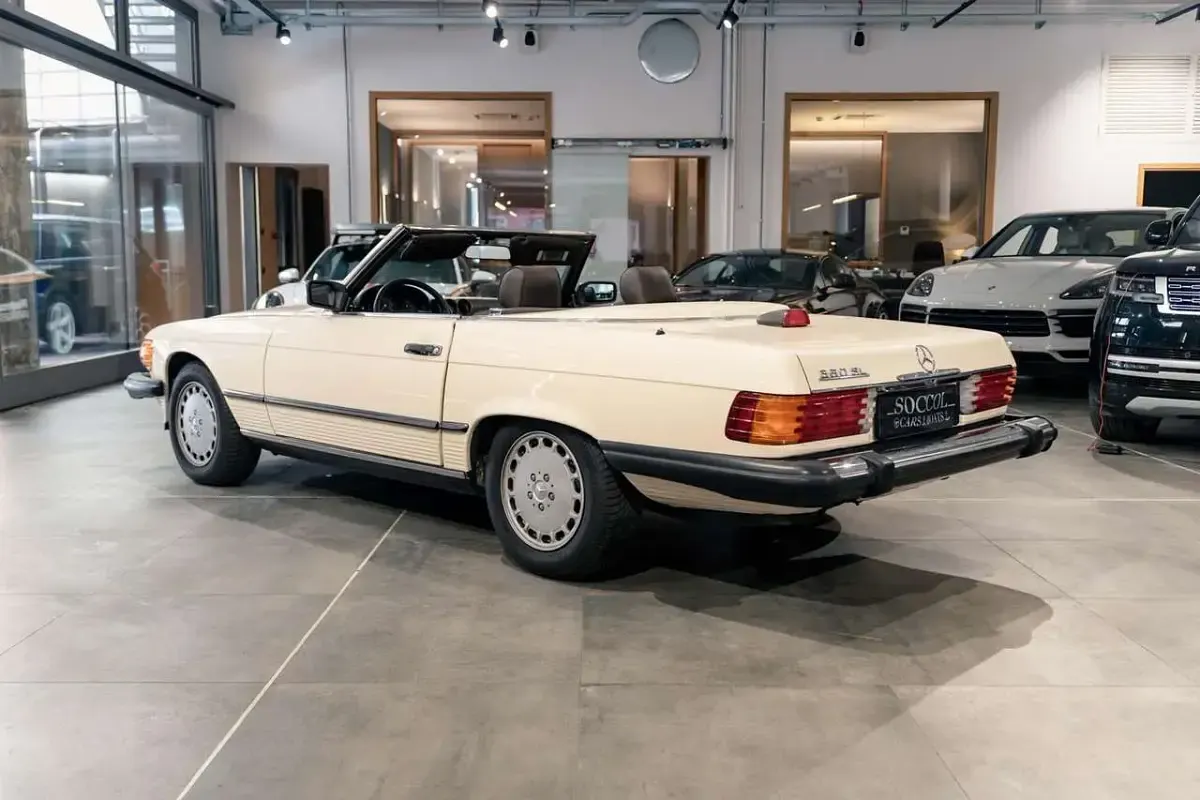 Usata Mercedes 560 245 CV (180 kW) 1986 Beige Cabrio