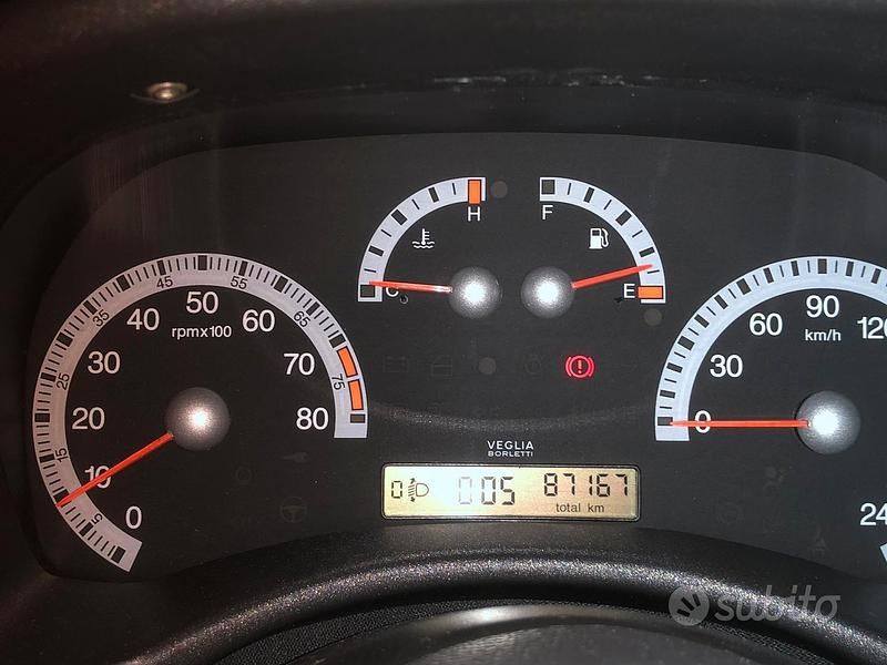 Usata Fiat Punto 131 CV (96 kW) 2000 Grigio Berlina