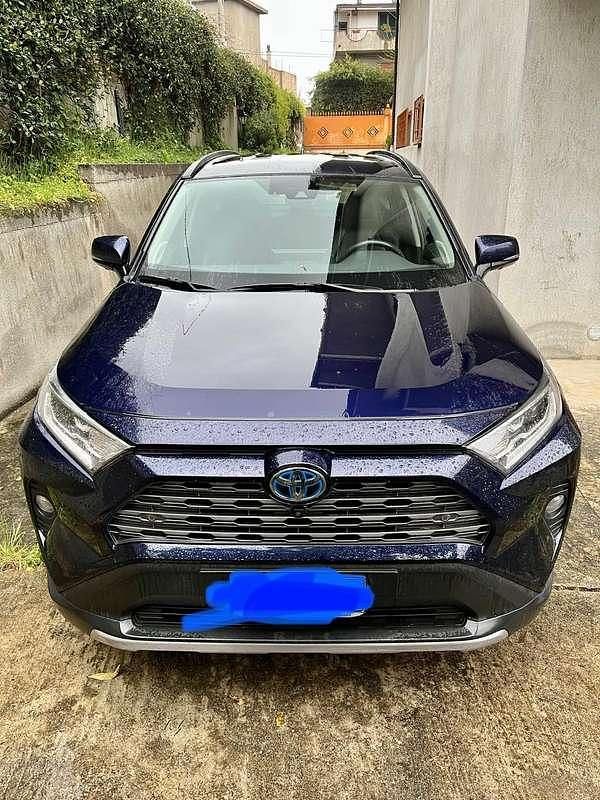 Usata Toyota RAV4 Hybrid Lounge 178 CV (130 kW) 2019 SUV