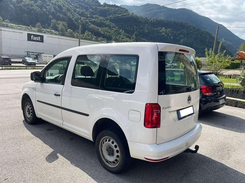 Usata VW Caddy 122 CV (89 kW) 2017 Bianco Monovolume