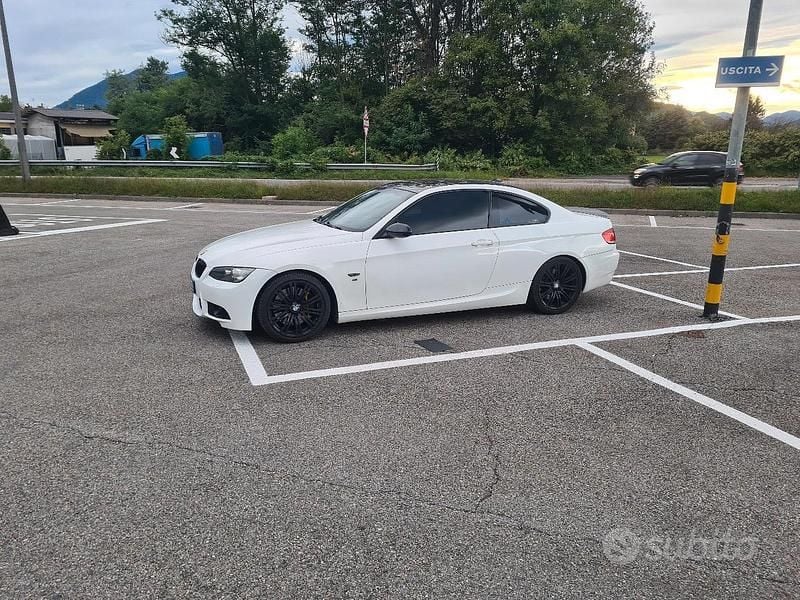 Bianco Usata 2007 BMW 330 M Sport Coupé | 11.000 € (Ottimo prezzo) - Immagine 1/4