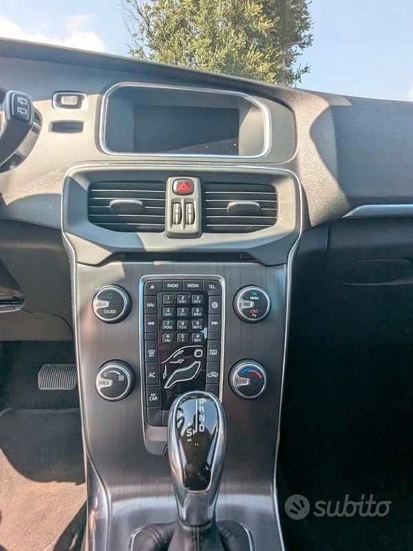 Usata Volvo V40 2016 Nero Station wagon