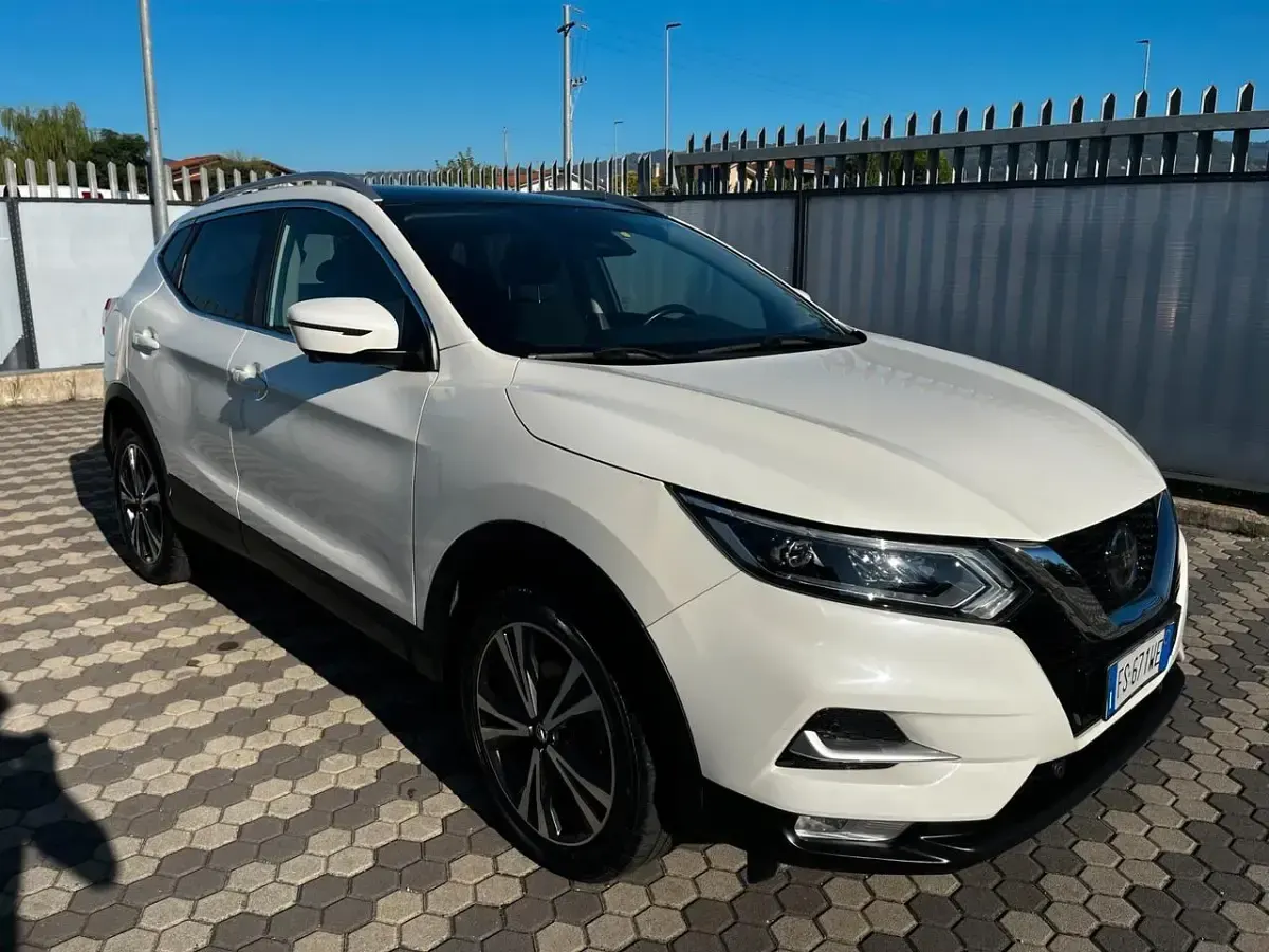 Usata Nissan Qashqai N-Connecta 116 CV (85 kW) 2019 Bianco SUV