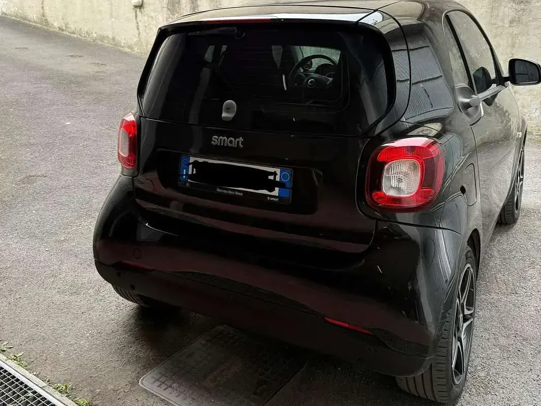Usata Smart ForTwo Coupé Prime 41 kW (56 CV) 2020 Nero Utilitaria
