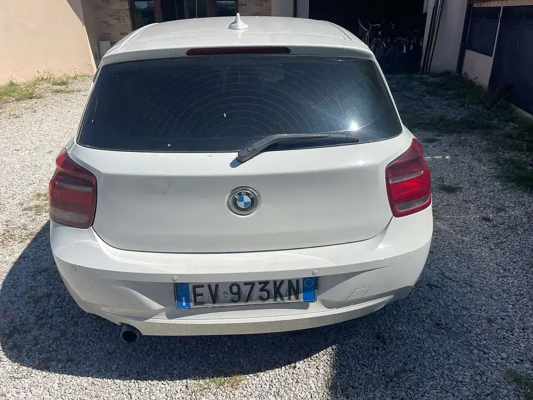 Usata BMW 114 95 CV (69 kW) 2014 Bianco Utilitaria