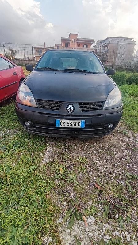Usata Renault Clio II Luxe 100 CV (73 kW) 2005 Nero Berlina