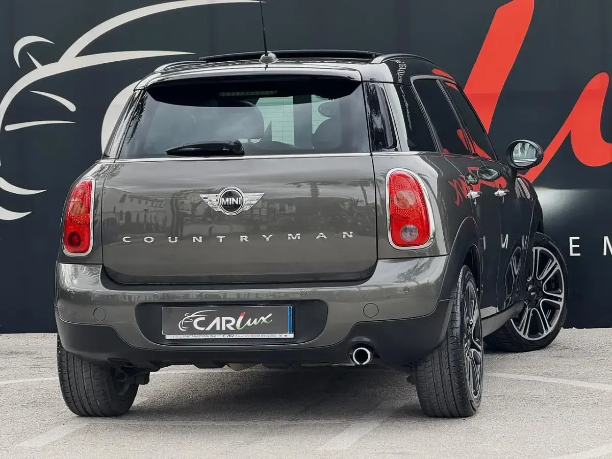Usata Mini Park Lane Countryman 111 CV (81 kW) 2015 Grigio SUV
