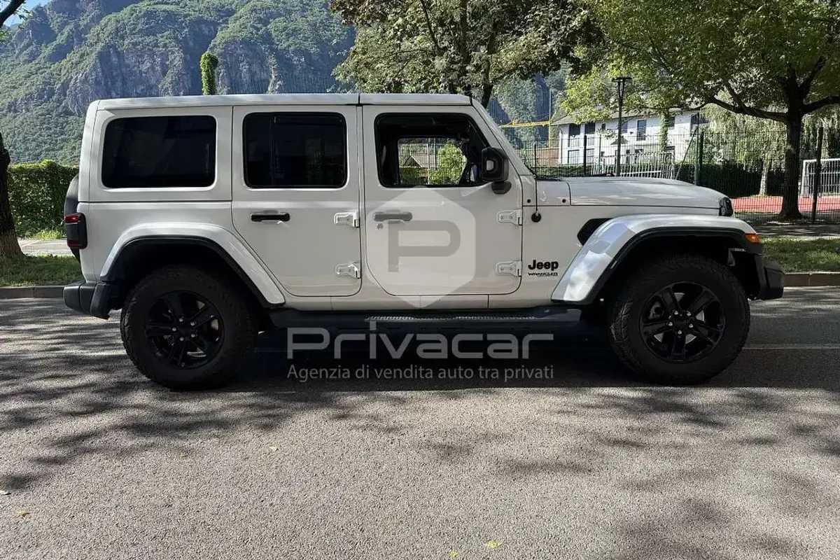 Usata Jeep Wrangler Unlimited Night Eagle 200 CV (147 kW) 2020 Bianco SUV