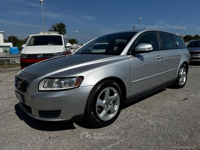 Usata Volvo V50 R-Design 109 CV (80 kW) 2010 Argento Station wagon