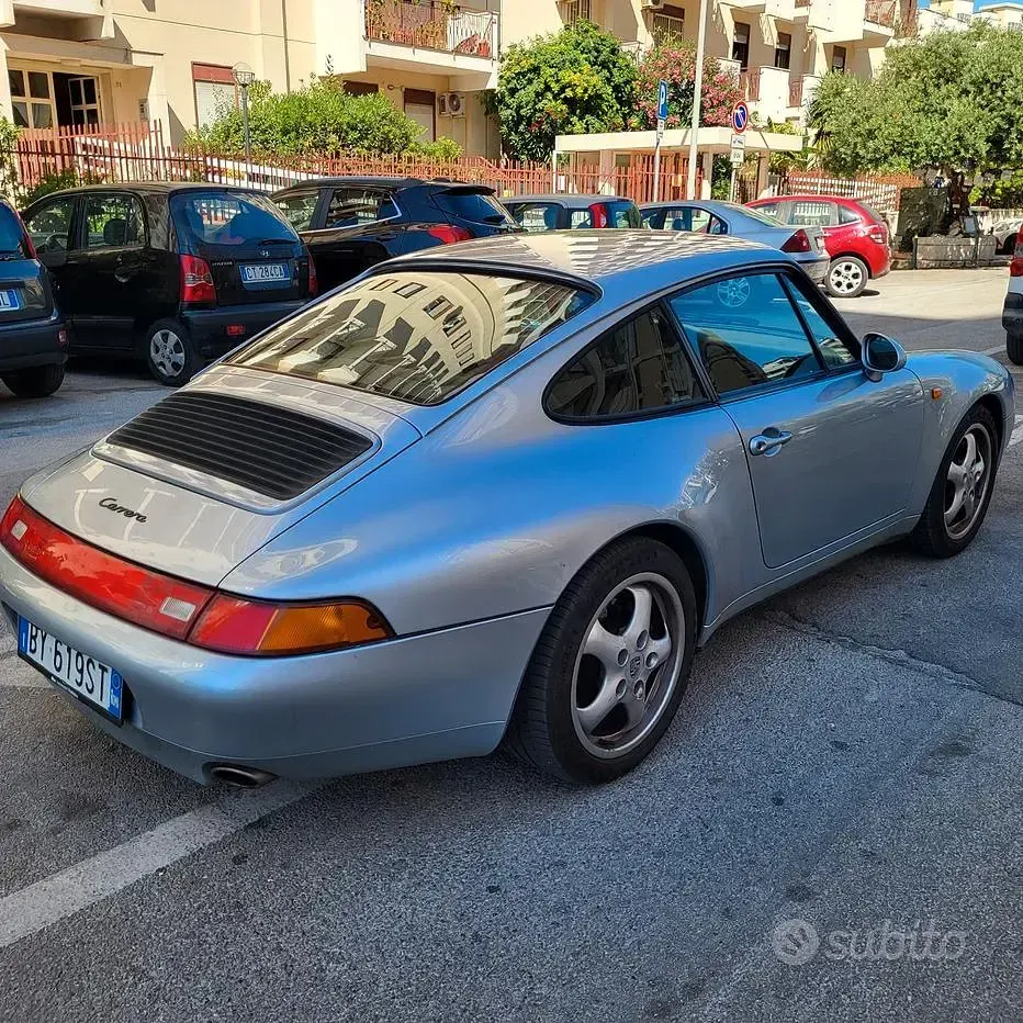 Usata Porsche 911 Carrera 272 CV (200 kW) 1994 Grigio Coupé
