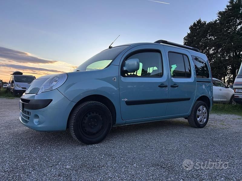 Usata Renault Kangoo 110 CV (80 kW) 2011 Blu Monovolume