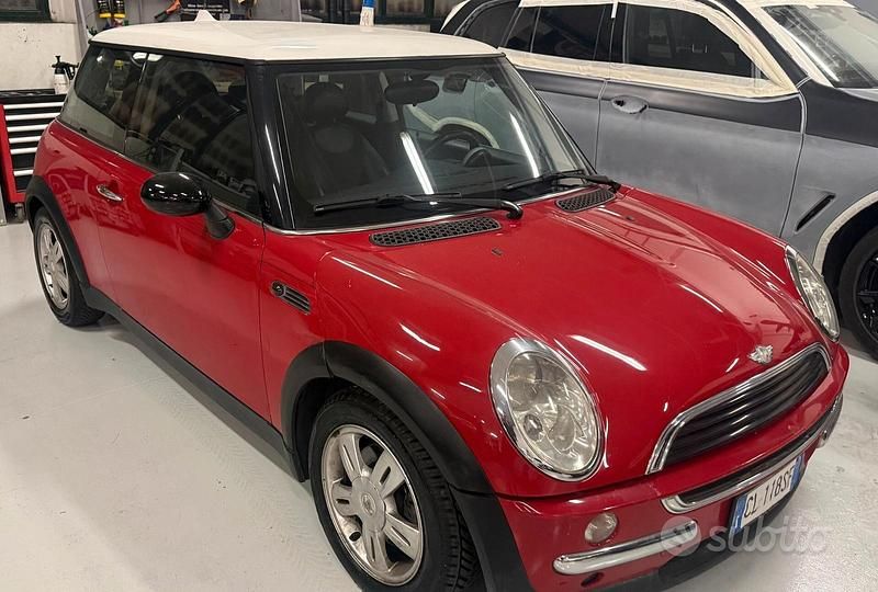 Rosso Usata 2004 Mini Cooper Utilitaria | 2500 € (Ottimo prezzo) - Immagine 1/3