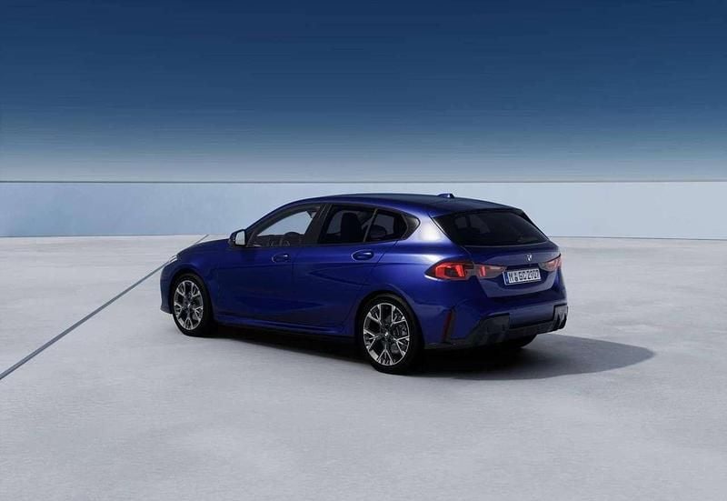 Nuova BMW 120 M Sport 163 CV (119 kW) 2026 Portimao blue Utilitaria