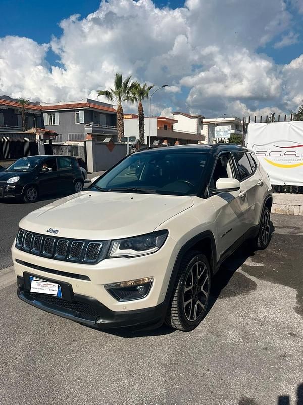 Usata Jeep Compass Limited 140 CV (102 kW) 2017 Beige SUV