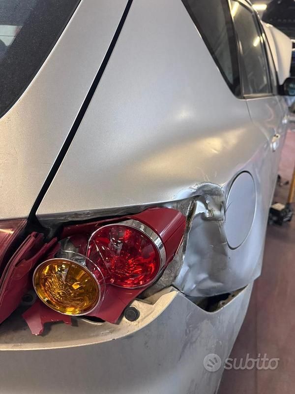 Usata Mazda 3 105 CV (77 kW) 2004 Grigio Berlina