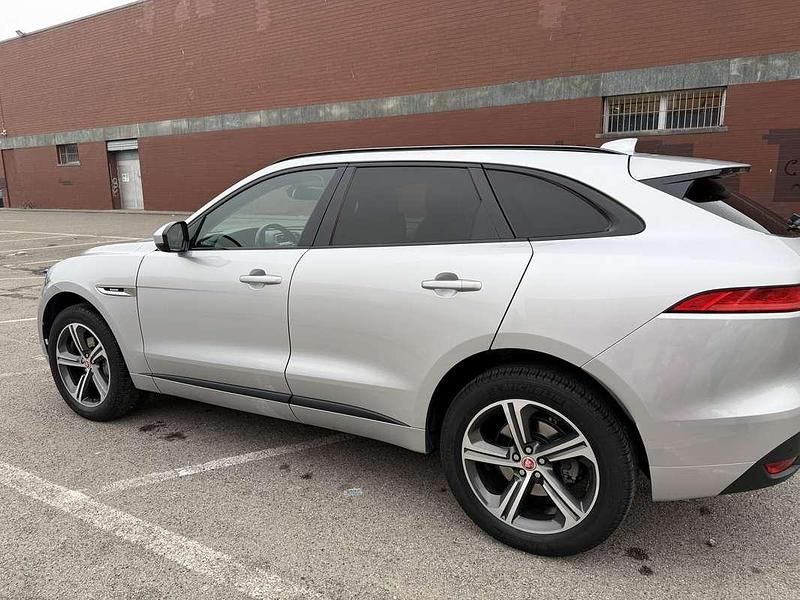 Usata Jaguar F-Pace R-Sport 180 CV (132 kW) 2017 Argento SUV