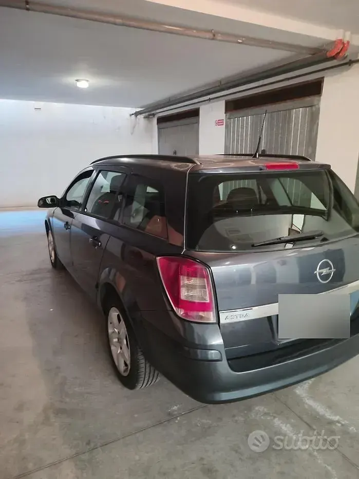 Usata Opel Astra 101 CV (74 kW) 2007 Grigio Station wagon
