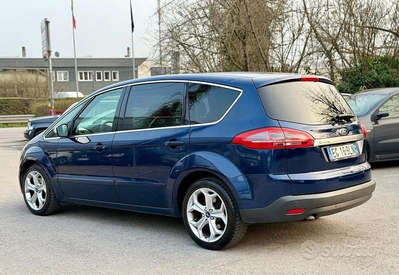 Usata Ford S-MAX Titanium 163 CV (119 kW) 2011 Blu Monovolume