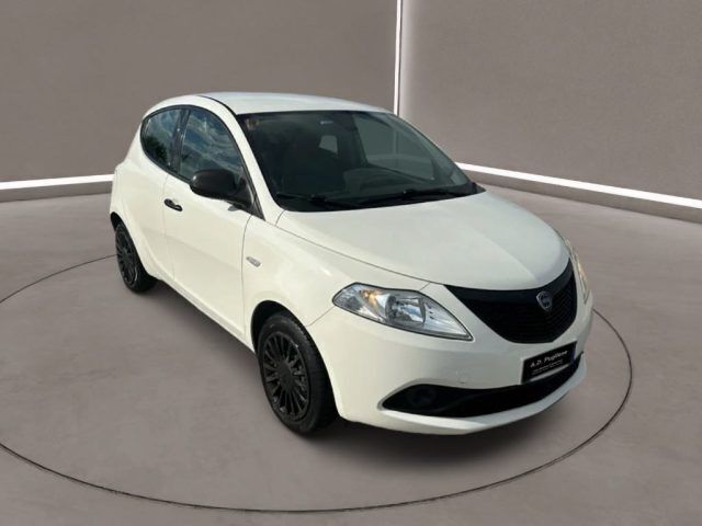 Bianco Usata 2018 Lancia Ypsilon Due volumi | 10.900 € (Buon prezzo) - Immagine 1/4