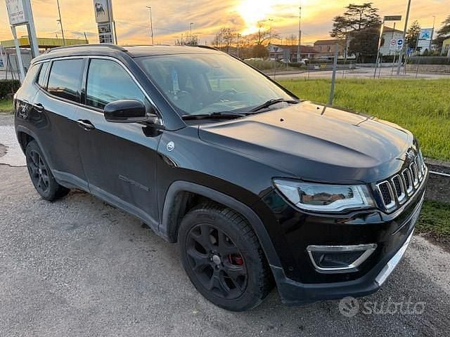 Nero Usata 2017 Jeep Compass SUV | 11.900 € (Ottimo prezzo) - Immagine 1/4