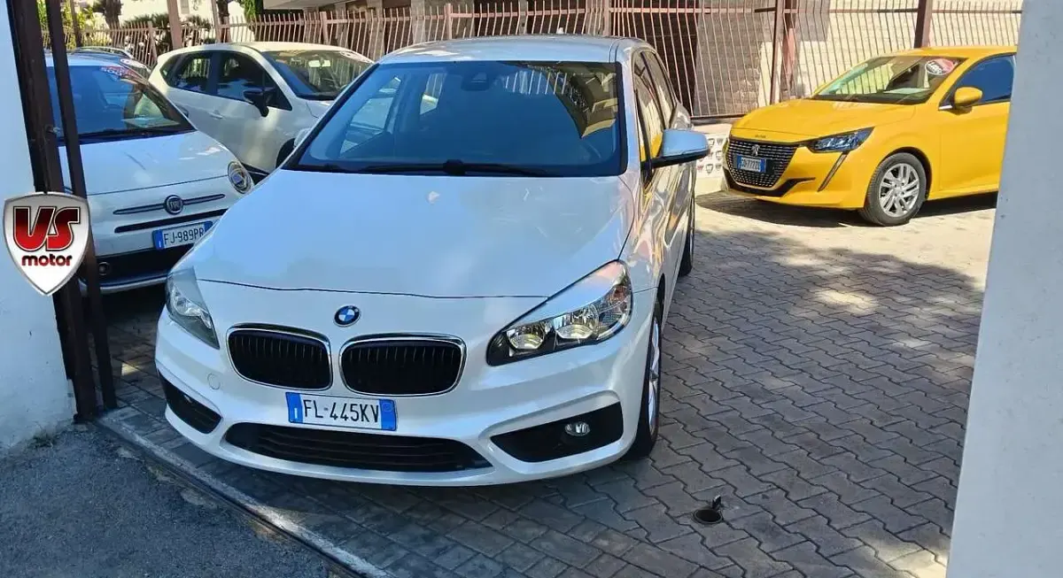 Usata BMW 216 Active Tourer Advantage 116 CV (85 kW) 2017 Bianco Monovolume