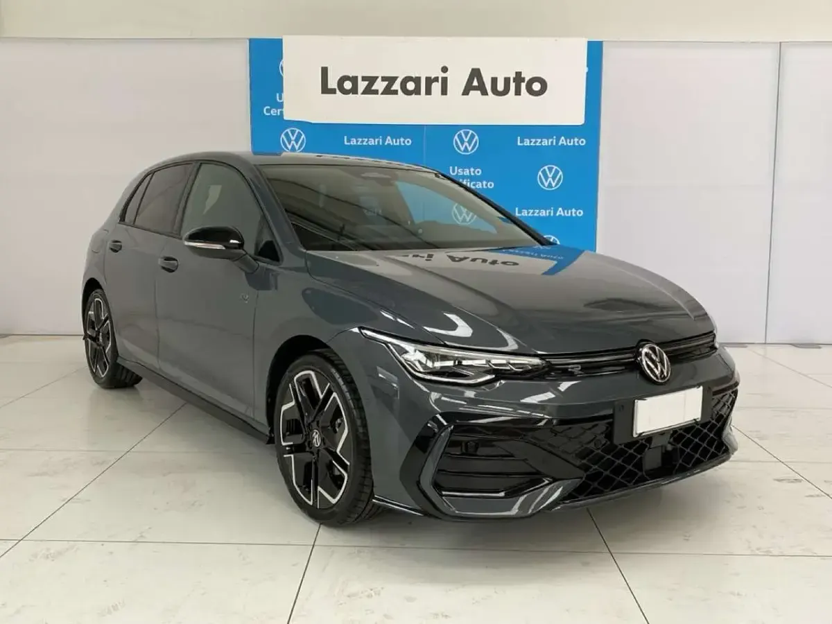 Novo VW Golf VIII R-line Plus 150 HP (110 kW) 2026 Cinzento Sedan