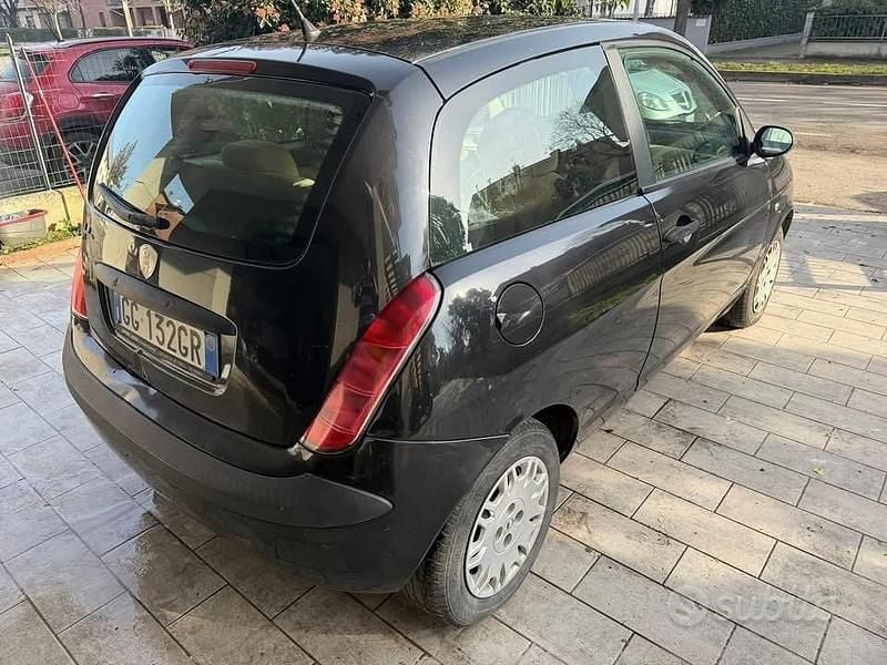 Gebraucht Lancia Ypsilon 60 PS (44 kW) 2006 Schwarz Kleinwagen