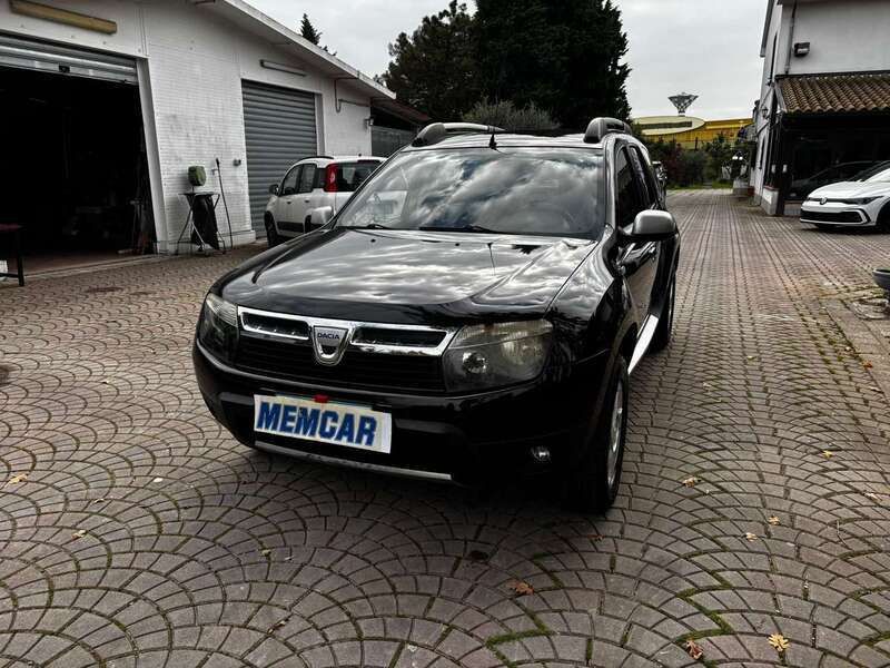 Usata Dacia Duster Lauréate 110 CV (80 kW) 2011 Nero SUV