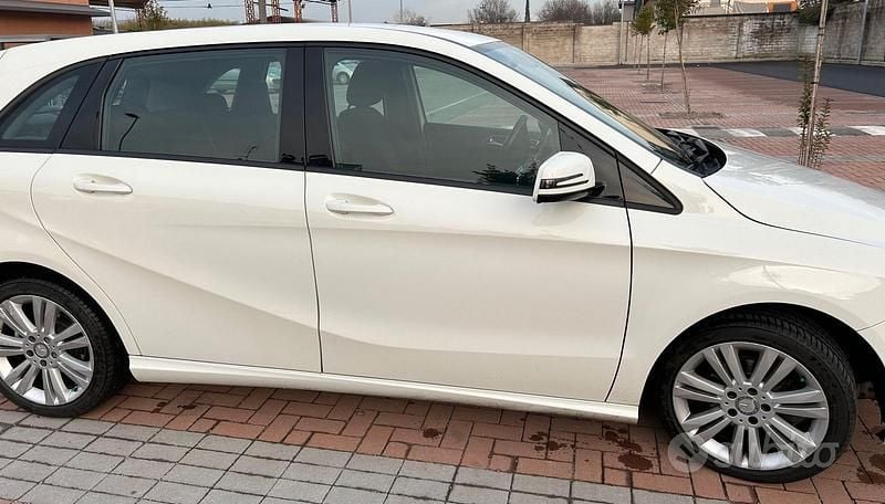 Usata Mercedes B180 2013 Bianco Monovolume