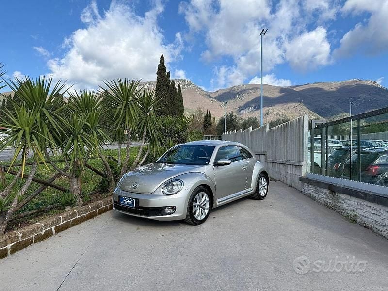 Nessuno(met.) Usata 2014 VW Maggiolino Design Tre volumi | 11.350 € (Ottimo prezzo) - Immagine 1/4
