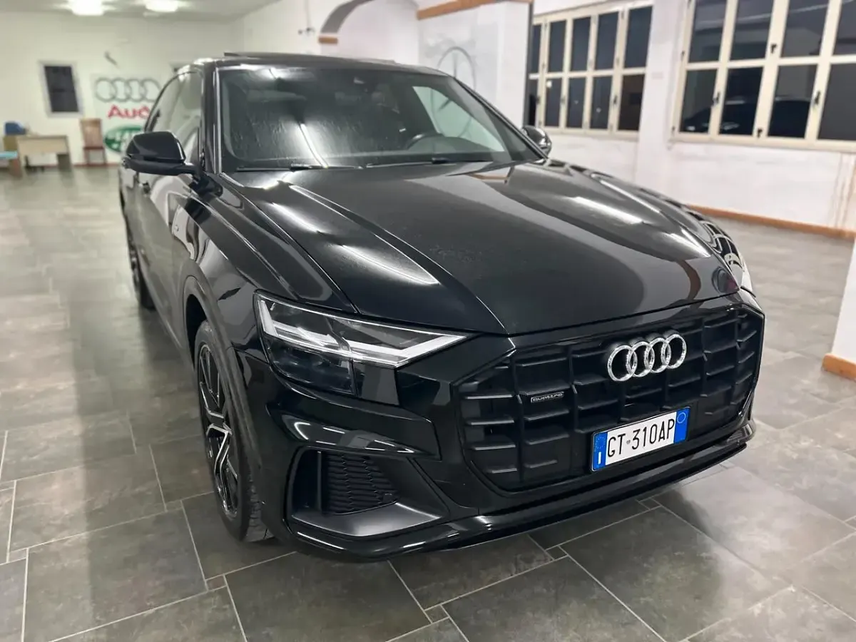 Usata Audi Q8 S-Line 231 CV (169 kW) 2023 Nero SUV