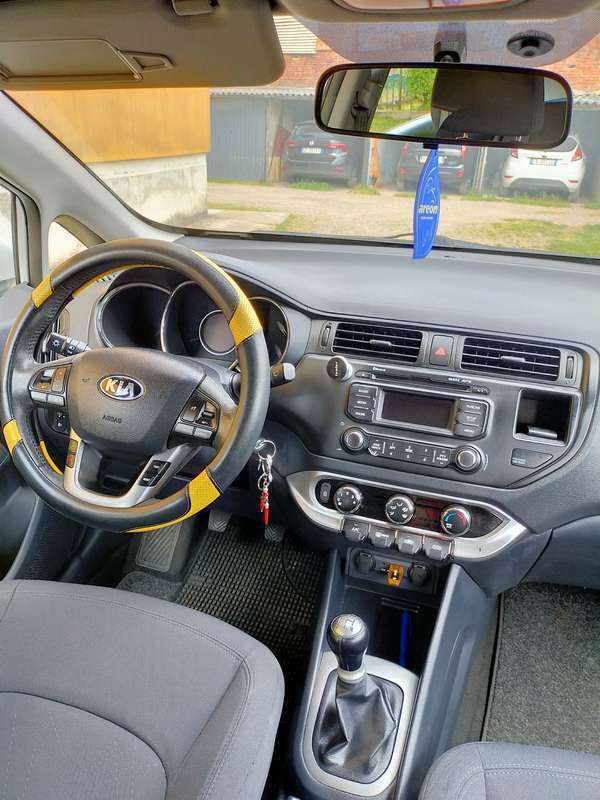 Usata 2013 Kia Rio Tre volumi | 5249 € (Buon prezzo) - Immagine 1/4