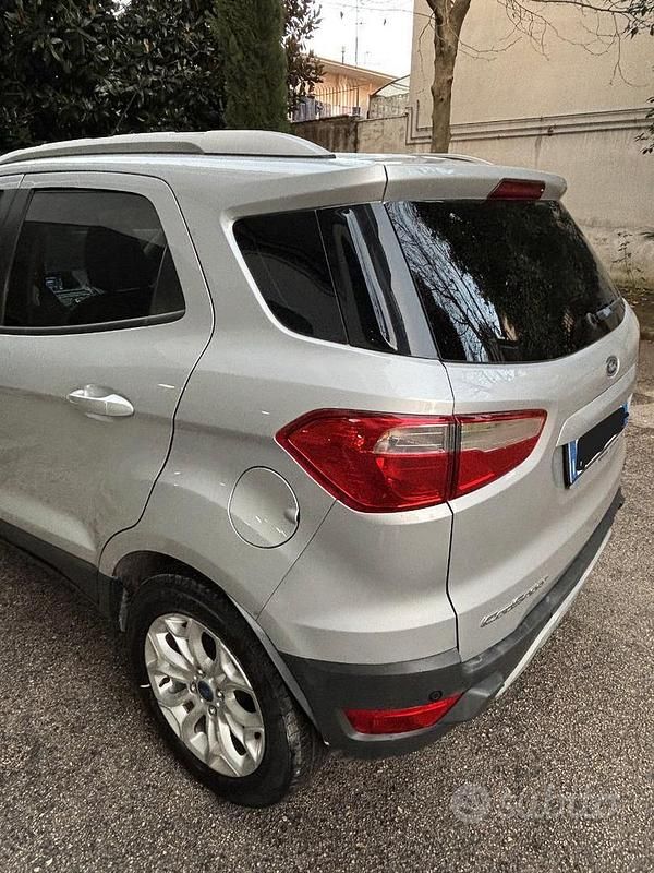 Usata Ford Ecosport 125 CV (91 kW) 2016 Grigio SUV