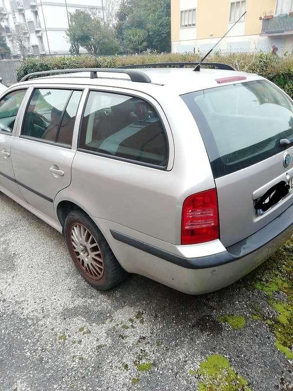 Usata Skoda Octavia Elegance 131 CV (96 kW) 2003 Argento Station wagon